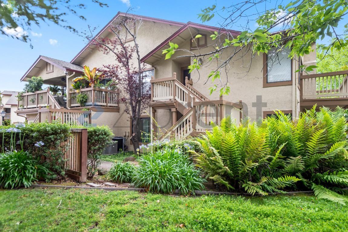 38862 Cherry Glen Cmn - Photo 2 of 29