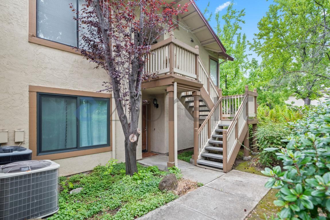 38862 Cherry Glen Cmn - Photo 4 of 29