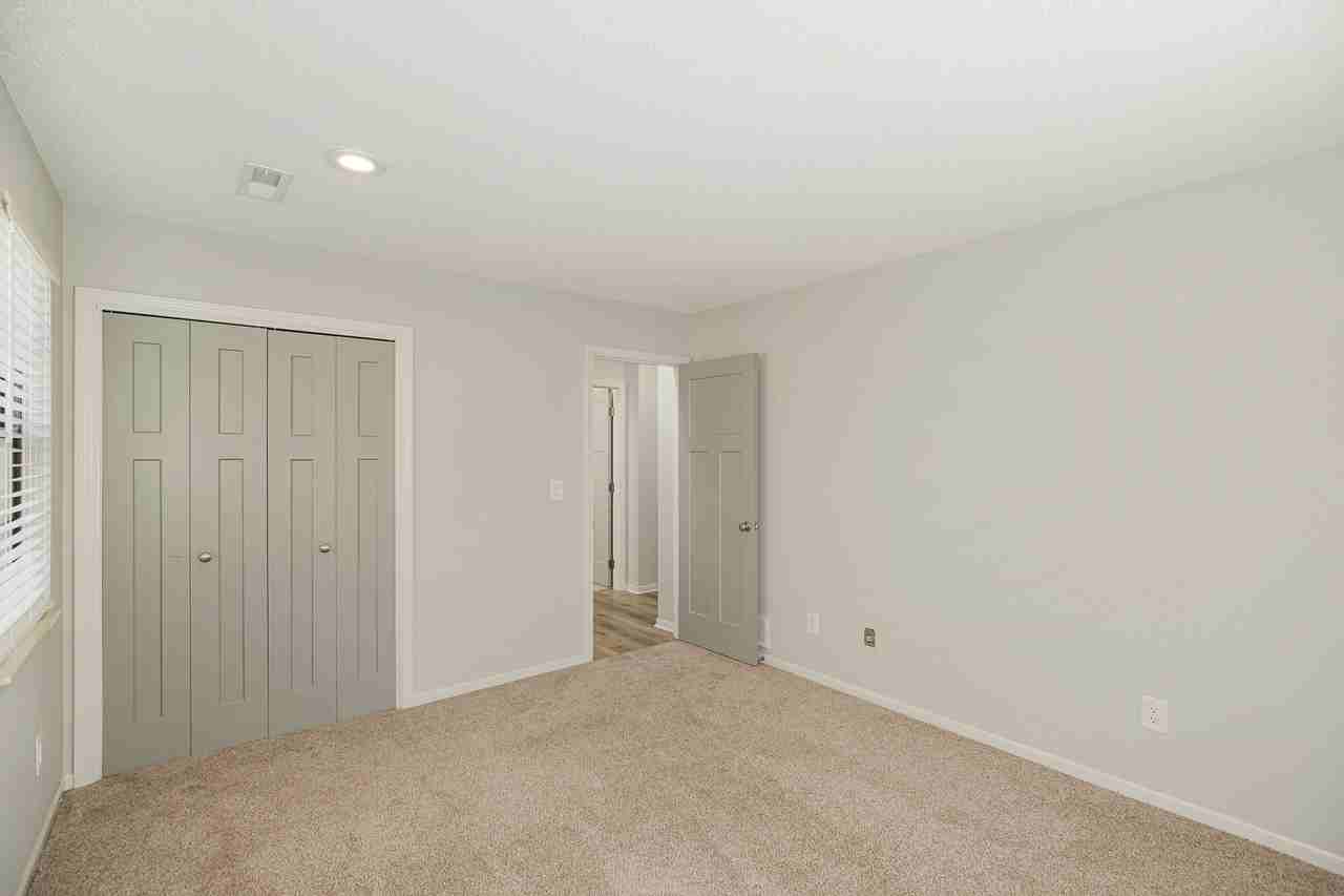 16 Wallingford Dr #16 - Photo 2 of 36