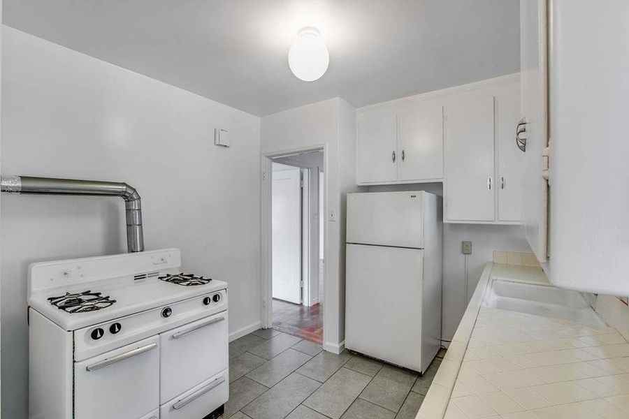 2727 Parker St #H - Photo 4 of 19