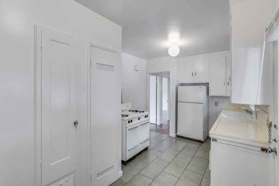 2727 Parker St #H - Photo 5 of 19