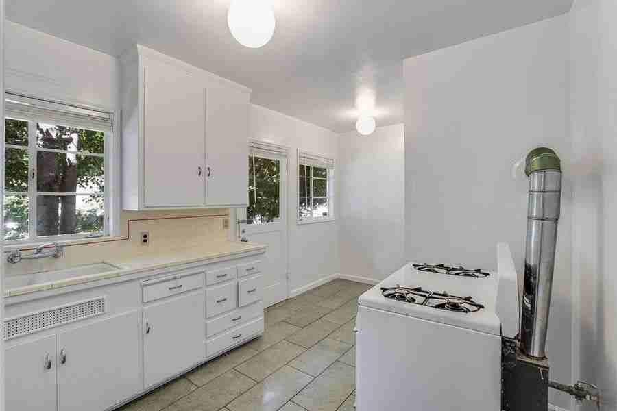 2727 Parker St #H - Photo 7 of 19