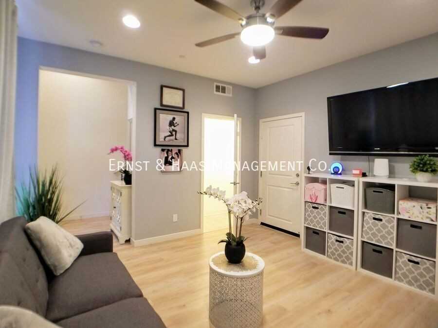 5777 Acacia Ln - Photo 4 of 30