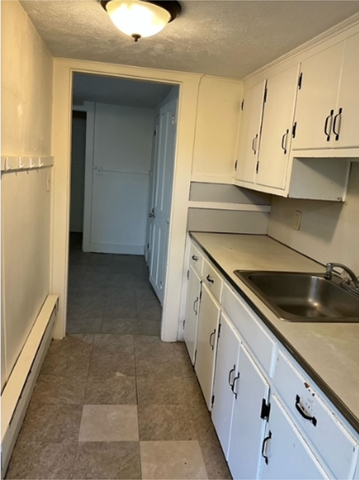 85 Stratton Rd - Photo 2 of 15