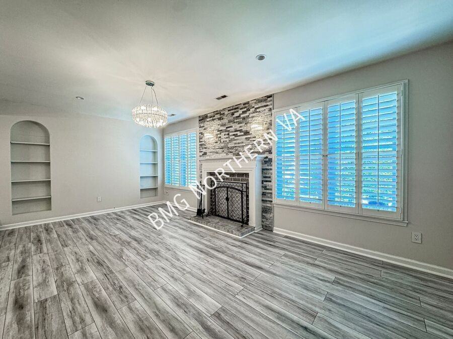 7450 Adams Park Ct - Photo 5 of 35