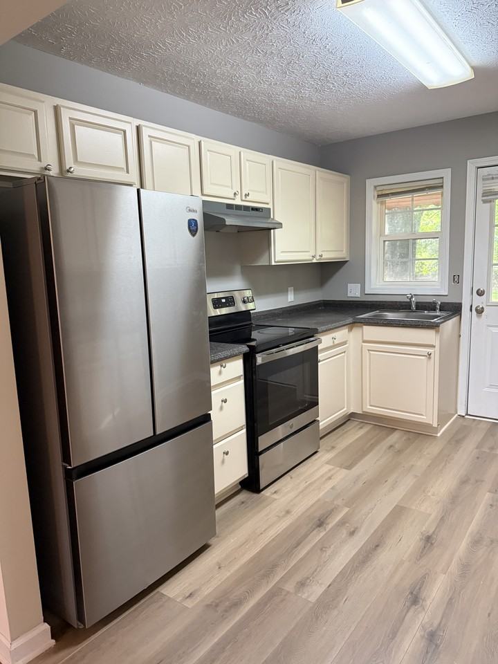 104 Bowen St #B - Photo 4 of 7