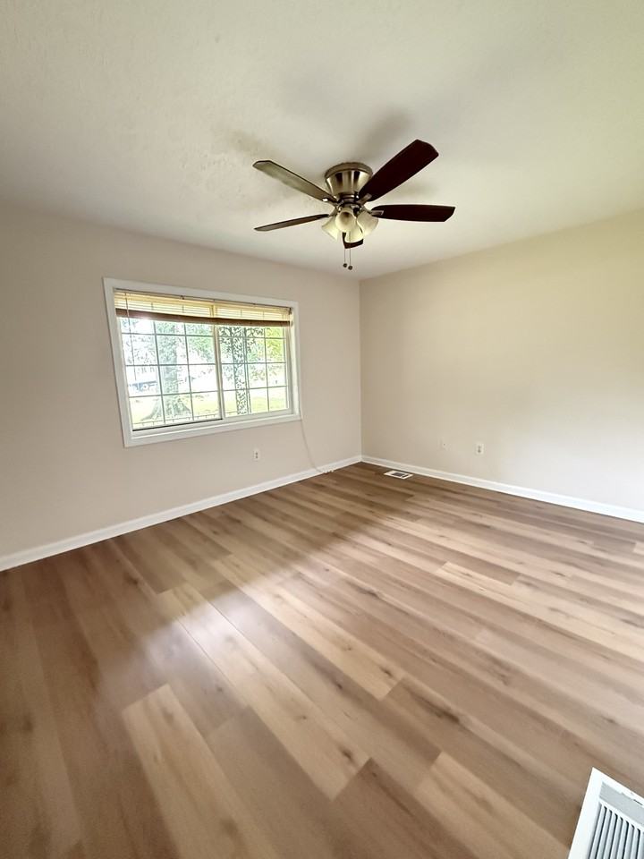 104 Bowen St #B - Photo 5 of 7