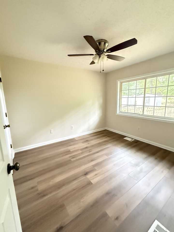 104 Bowen St #B - Photo 6 of 7