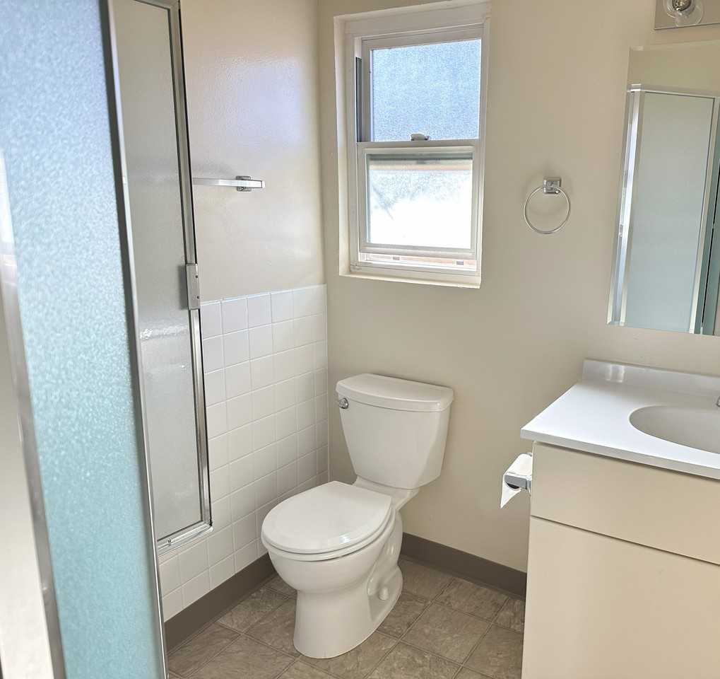 451 E Rowland St - Photo 5 of 8