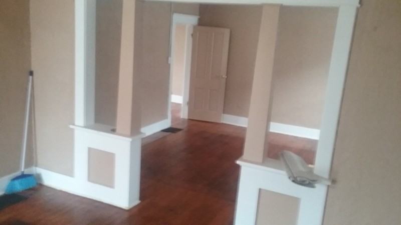 1122 Madeline St - Photo 3 of 8