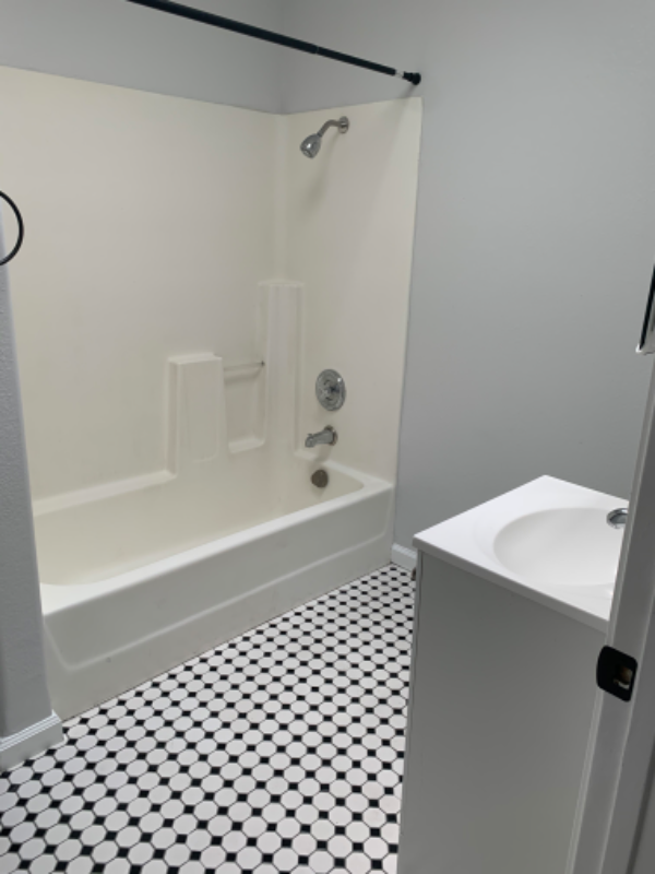 1072 Laguna Ave - Photo 4 of 33