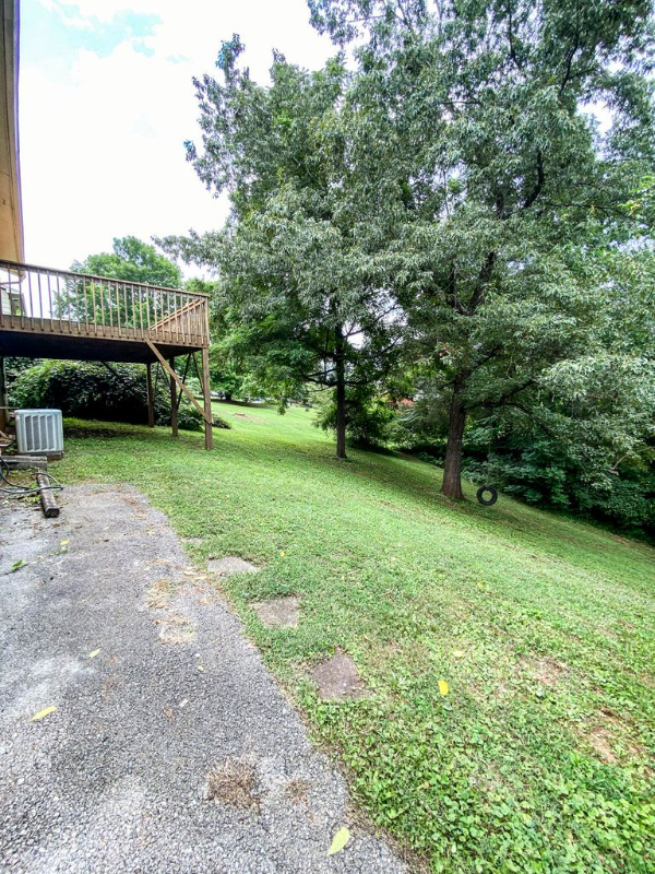 328 Peterson Rd - Photo 2 of 13