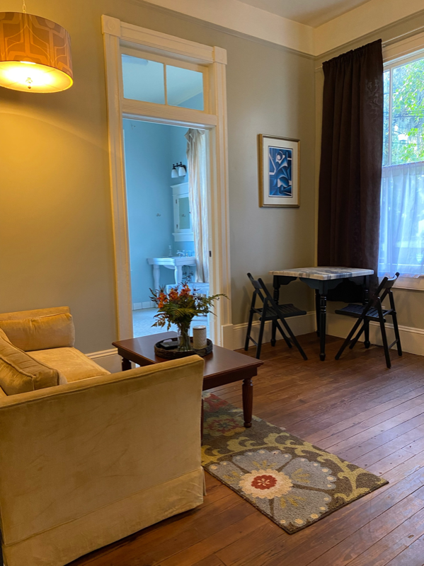 203 W 35th St - Photo 2 of 11