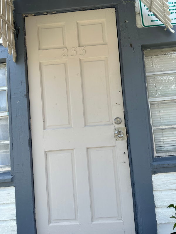233 Nw 5th Ave - Photo 3 of 14
