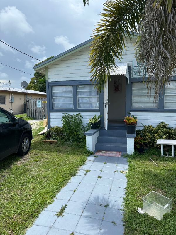 233 Nw 5th Ave - Photo 4 of 14
