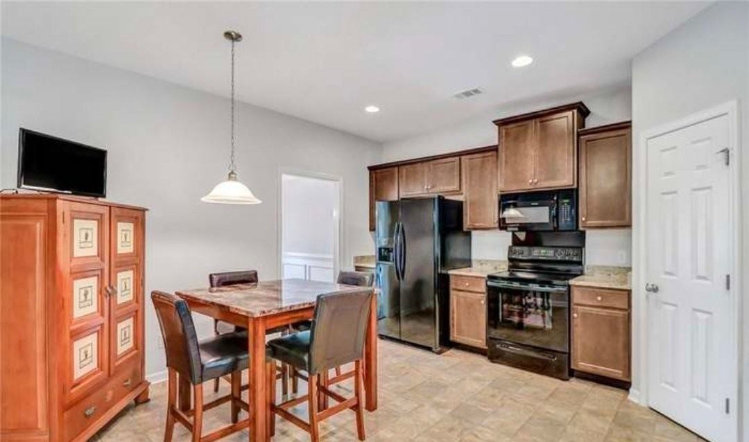 195 Saddleclub Way - Photo 2 of 6