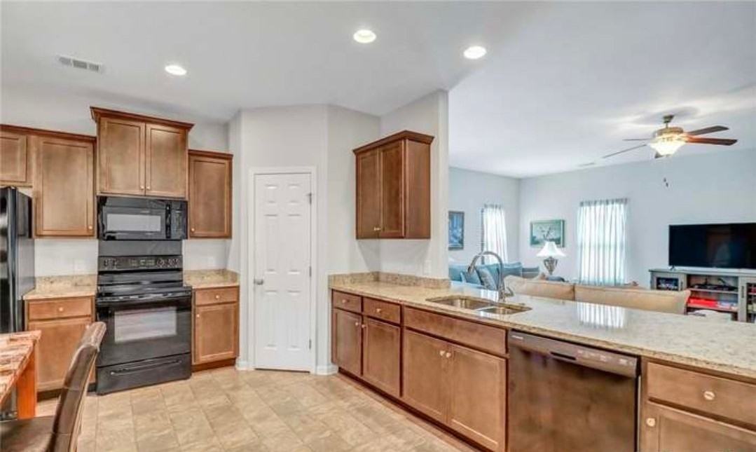 195 Saddleclub Way - Photo 3 of 6