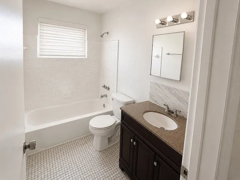 3701 Sw 59th Ter #11 - Photo 5 of 7