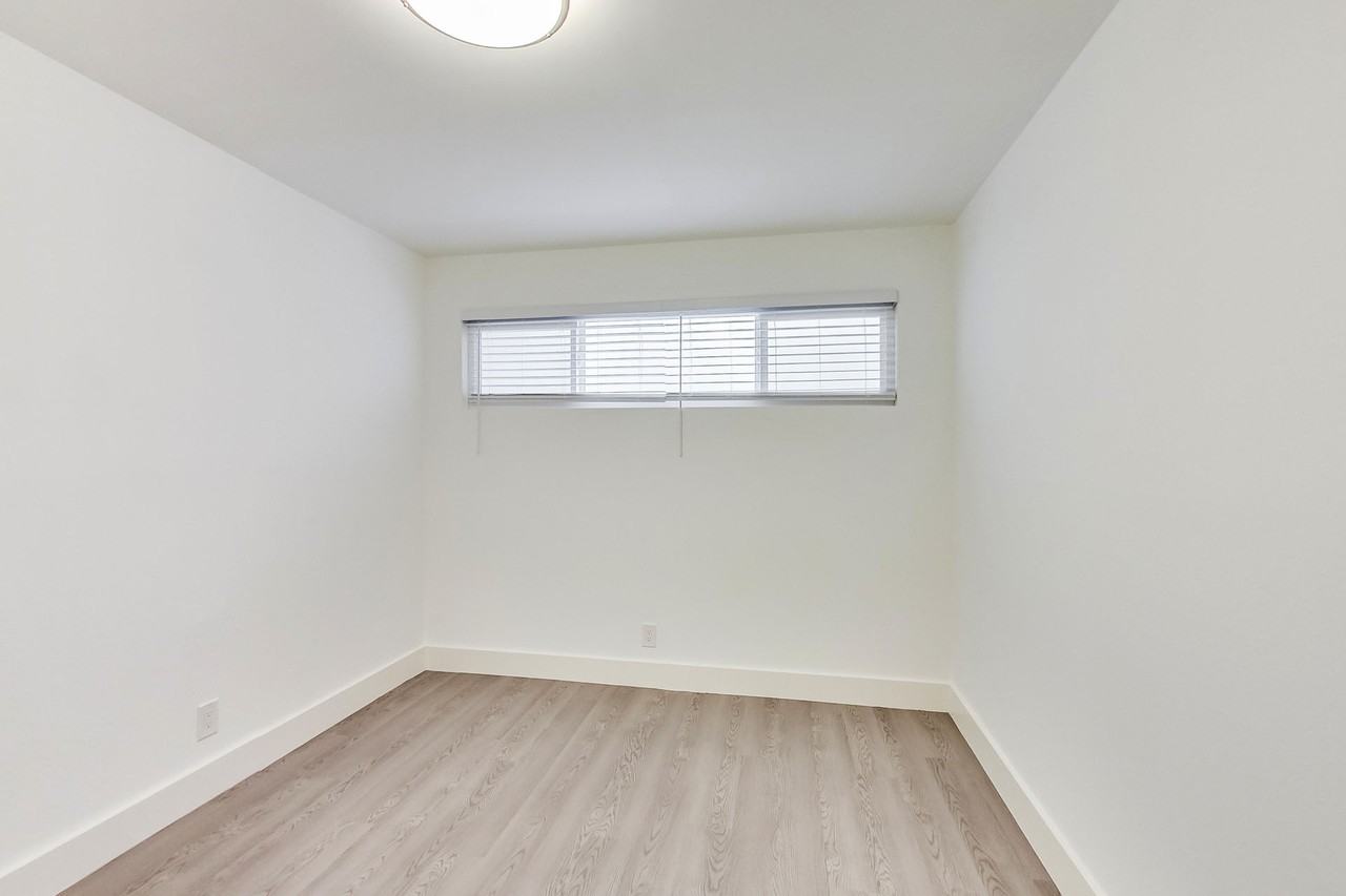 2240 Larkin - Photo 7 of 27