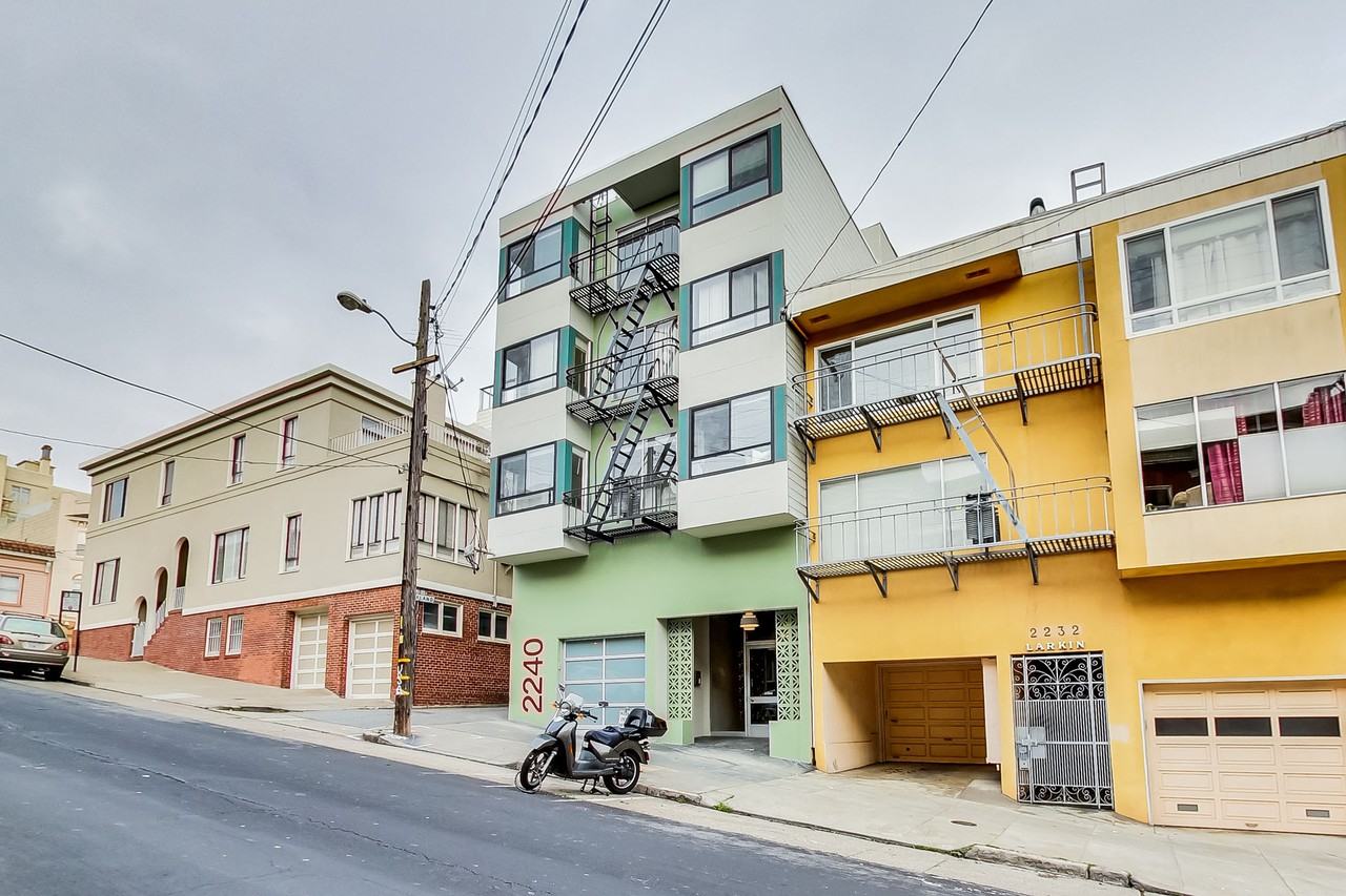 2240 Larkin - Photo 4 of 21