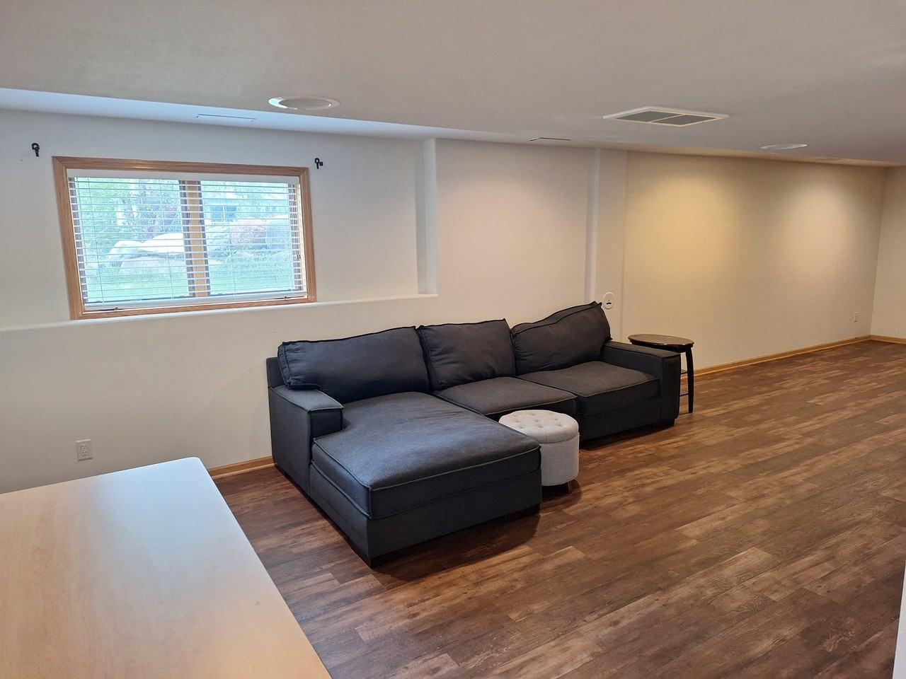 412 Lone Pine Way - Photo 3 of 9
