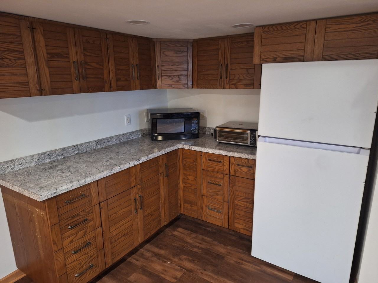412 Lone Pine Way - Photo 5 of 9
