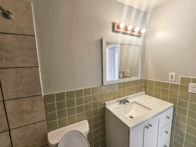 7411D Astor Ave #D1 - Photo 6 of 9