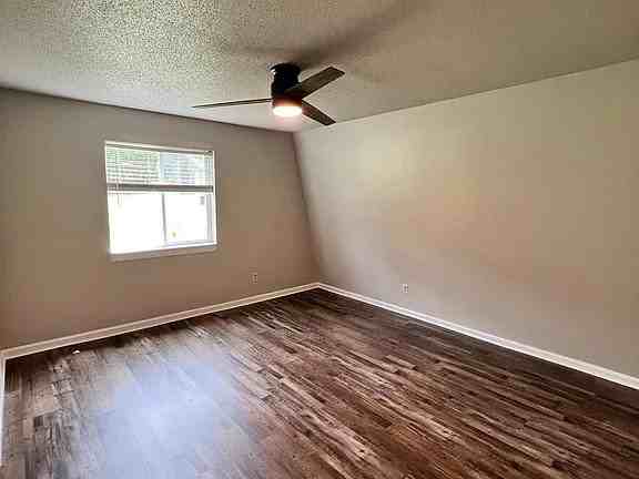 511 Poplar St #D - Photo 3 of 20