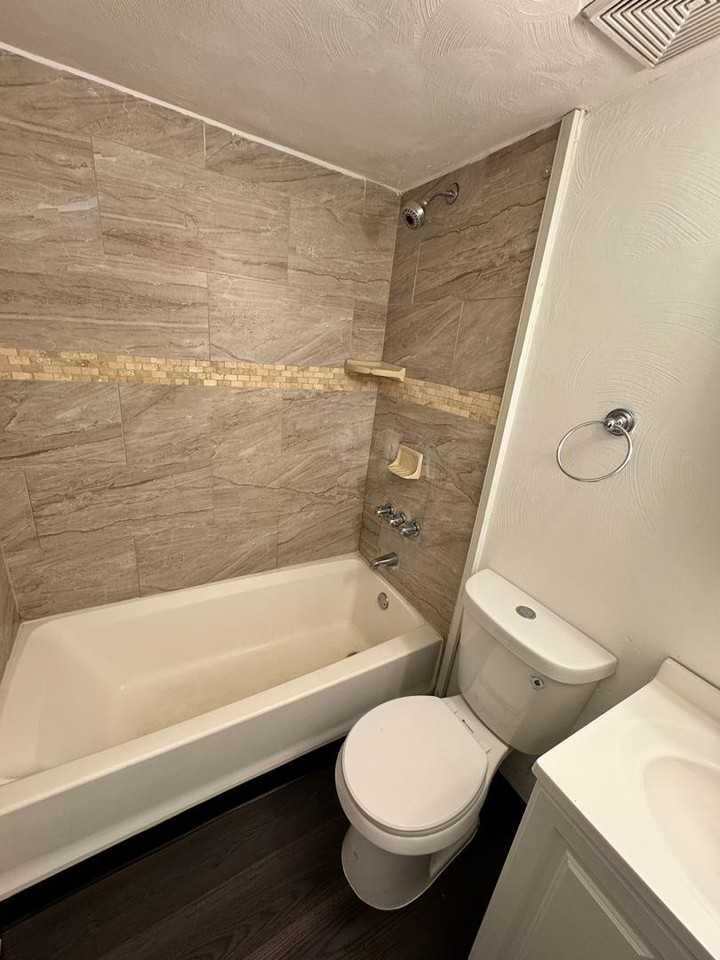 303 Peebles St - Photo 7 of 10
