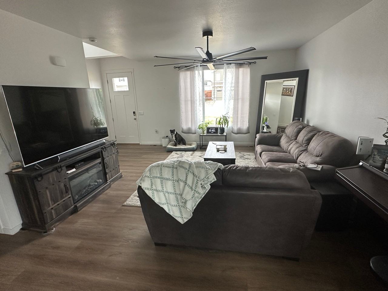 28317 E 8th Ave - Photo 2 of 14