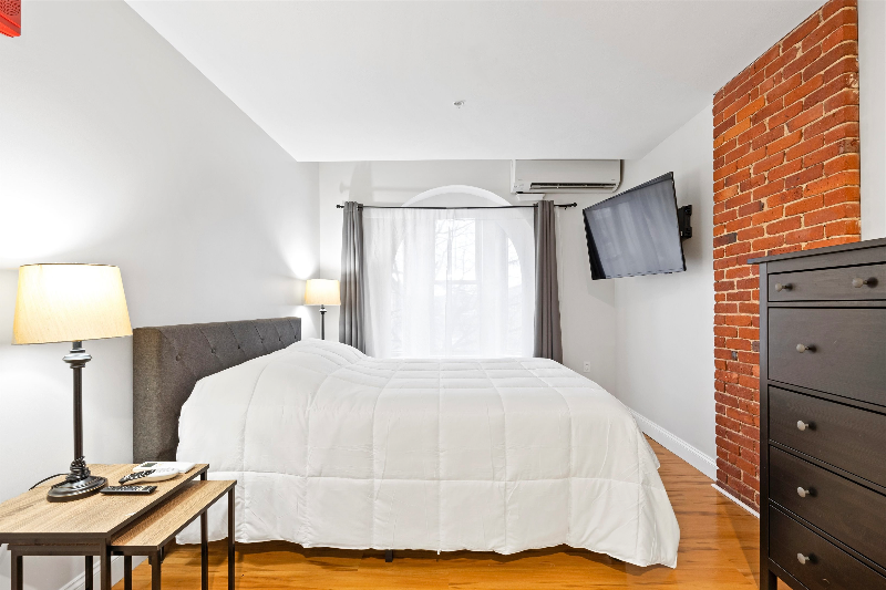 1361 Elm St - Photo 4 of 23