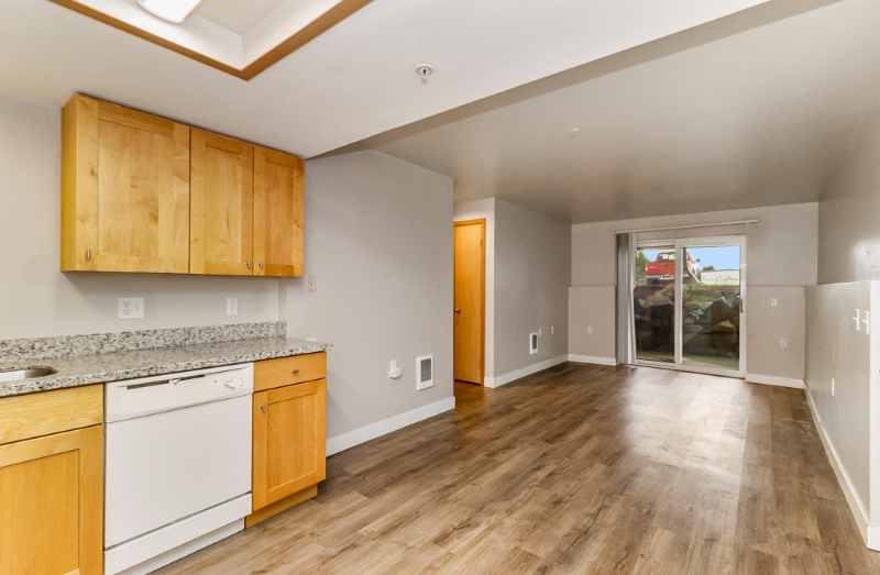 328 91st Ave Ne #24 - Photo 6 of 19
