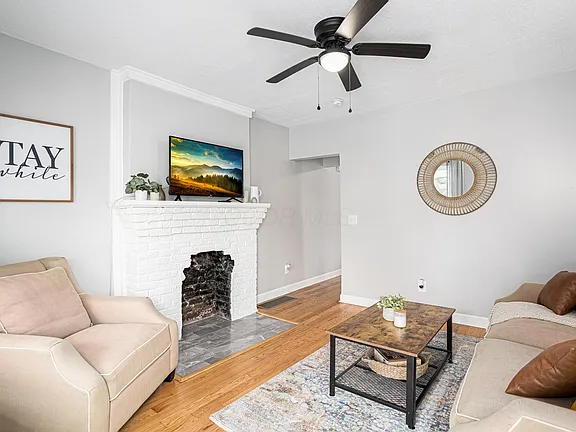 1617 S 8th St - Photo 4 of 11