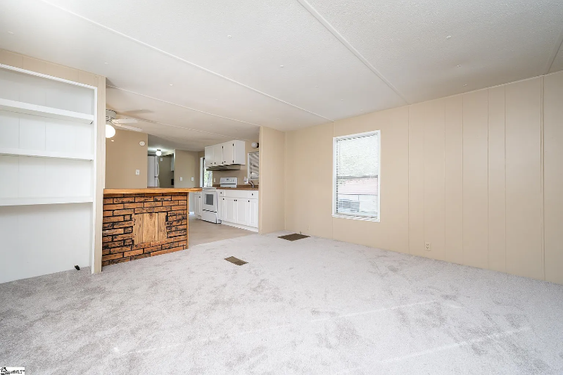 110 Woodland Dr - Photo 2 of 7