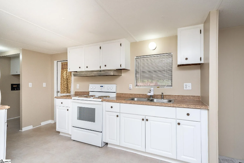 110 Woodland Dr - Photo 3 of 7
