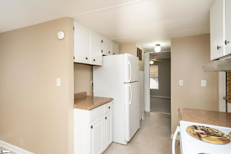 110 Woodland Dr - Photo 4 of 7