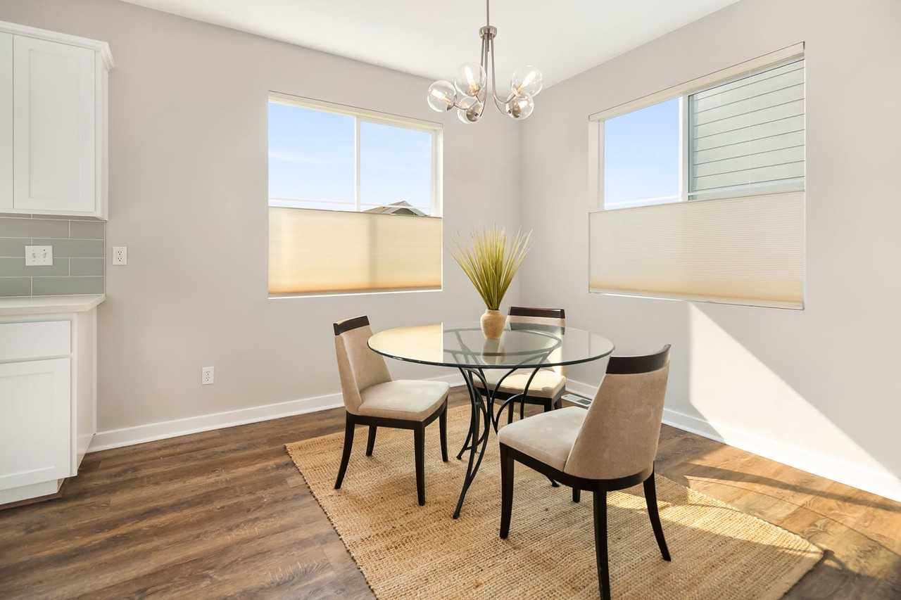 2406 28th Pl Ne - Photo 4 of 17