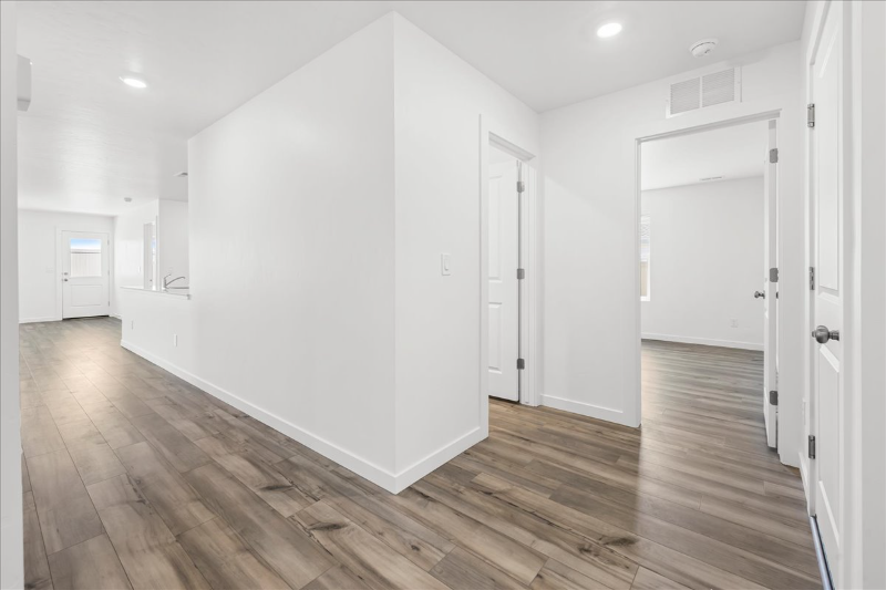 20420 Owl Creek Ave - Photo 2 of 13