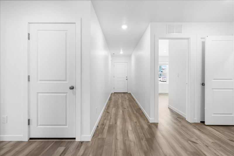 20420 Owl Creek Ave - Photo 3 of 13