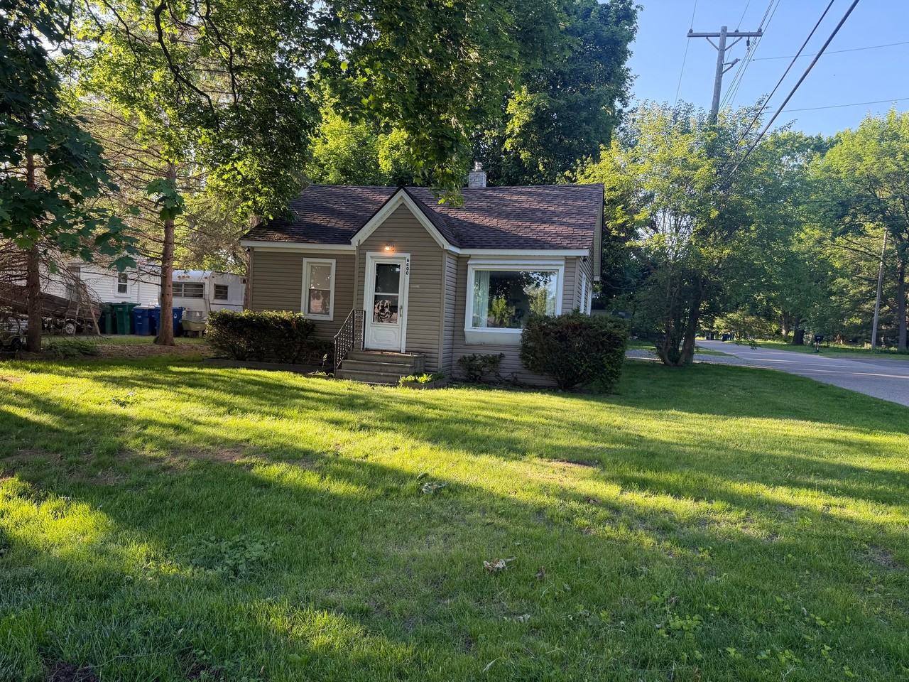 6400 Elmwood Dr