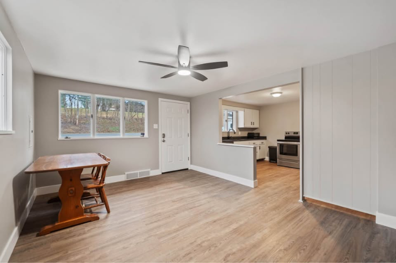 1490 Clay Pike - Photo 5 of 11