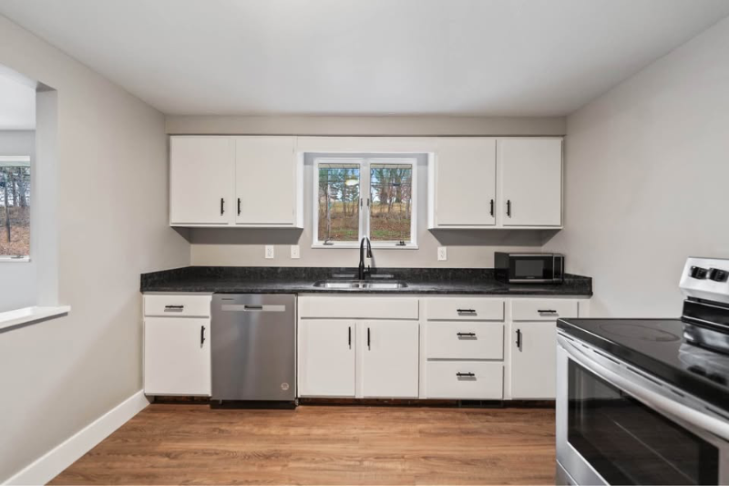 1490 Clay Pike - Photo 7 of 11
