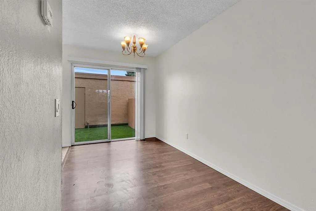 1643 Rue De Valle - Photo 6 of 32