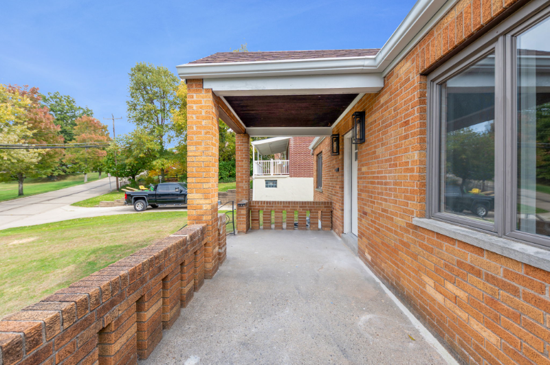 108 Kennedy Rd - Photo 2 of 20
