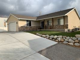 featured image of 1642 E Fort Union Blvd