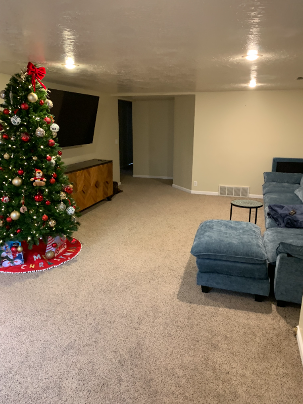 1642 E Fort Union Blvd - Photo 2 of 12