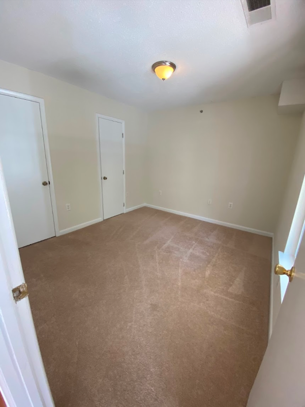 1230 University Ct #002 - Photo 2 of 6