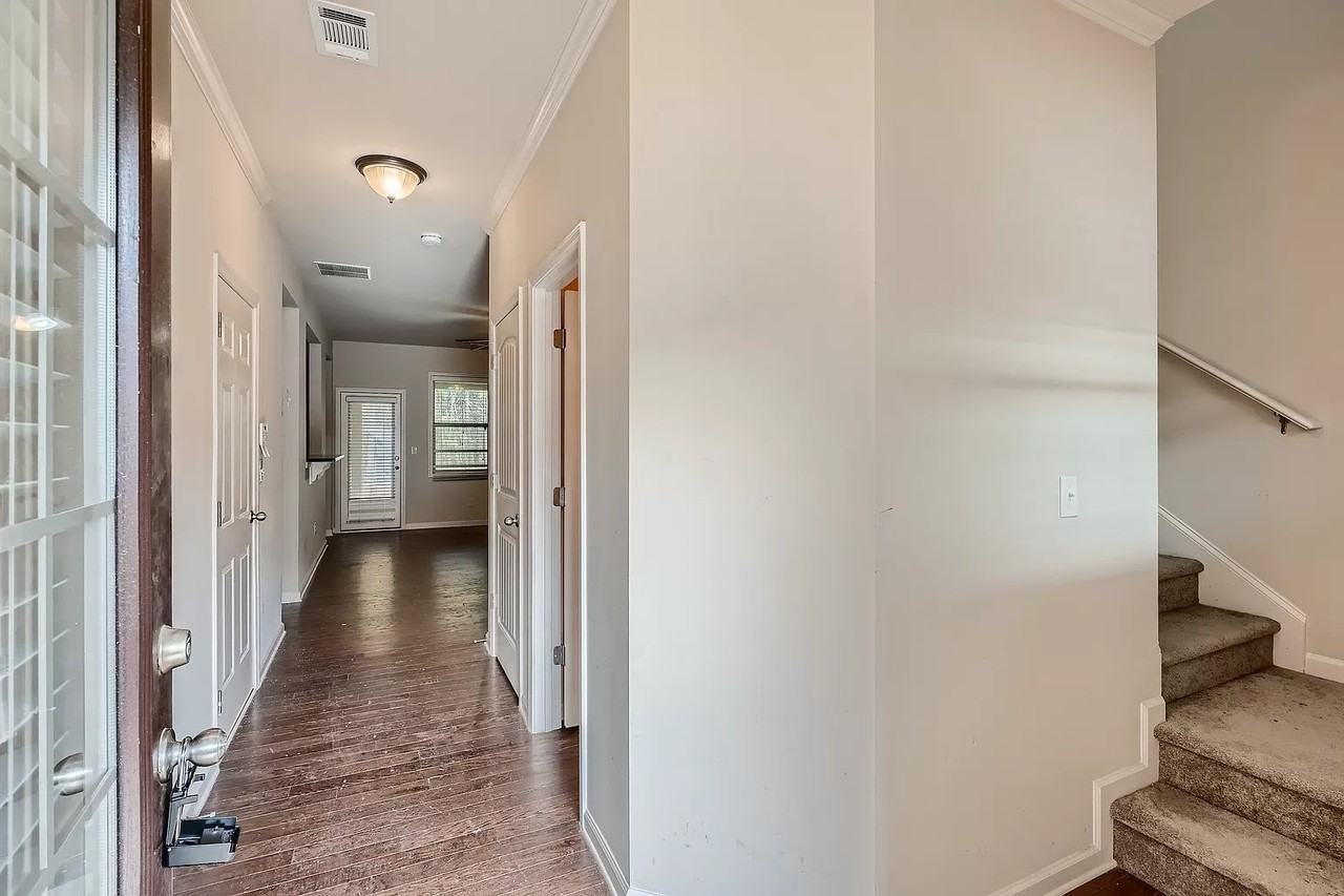 204 Madison Ave - Photo 2 of 17