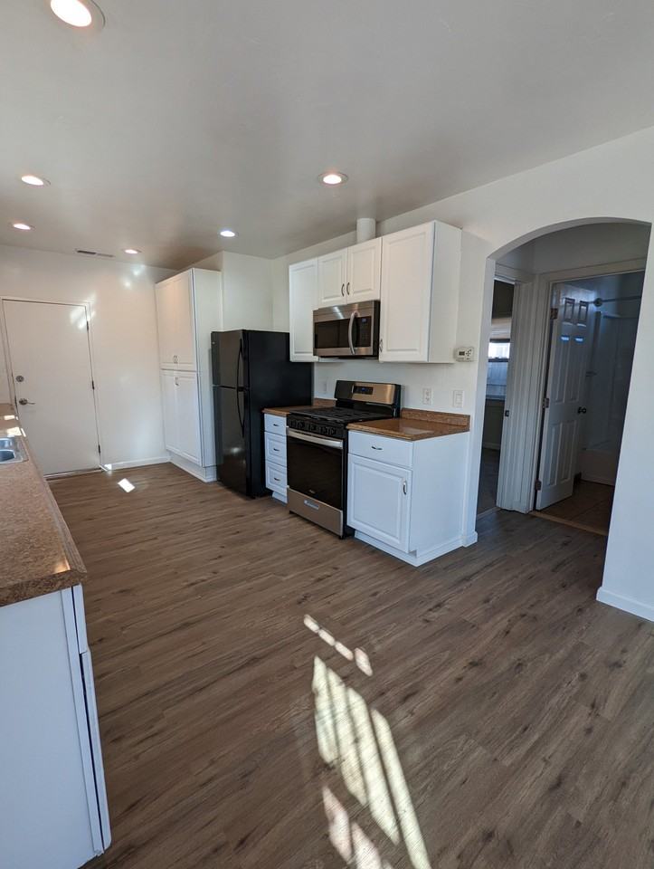 4186 Myrtle Ave - Photo 3 of 16