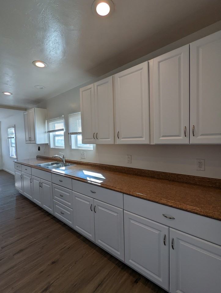 4186 Myrtle Ave - Photo 6 of 16